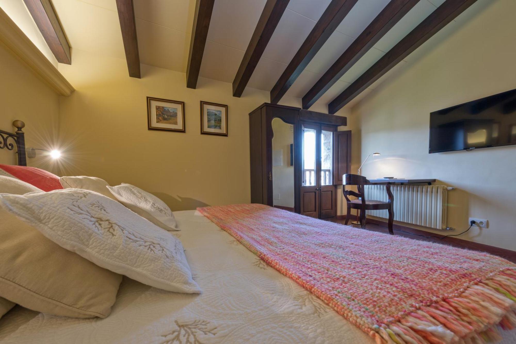 Hotel Cal Sastre Santa Pau Quarto foto